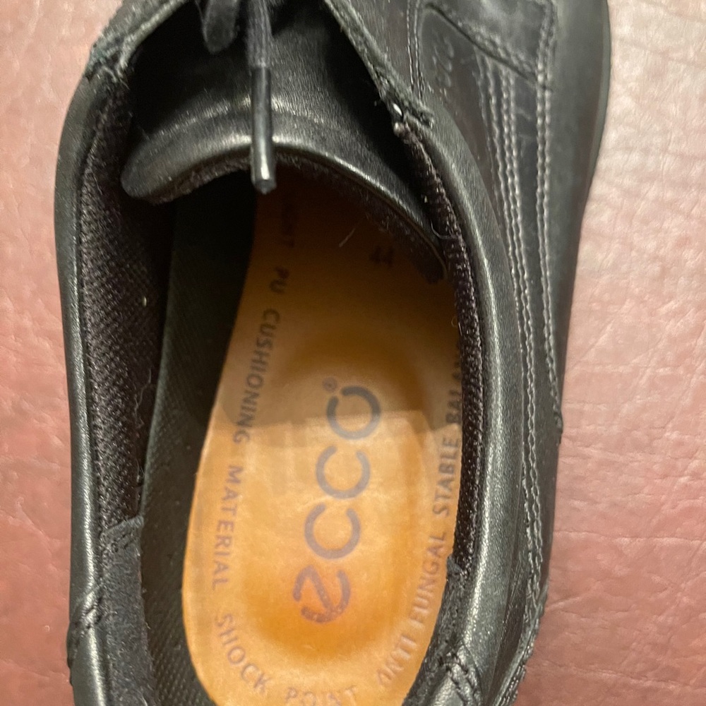 Shoes - Picture 3 of 7